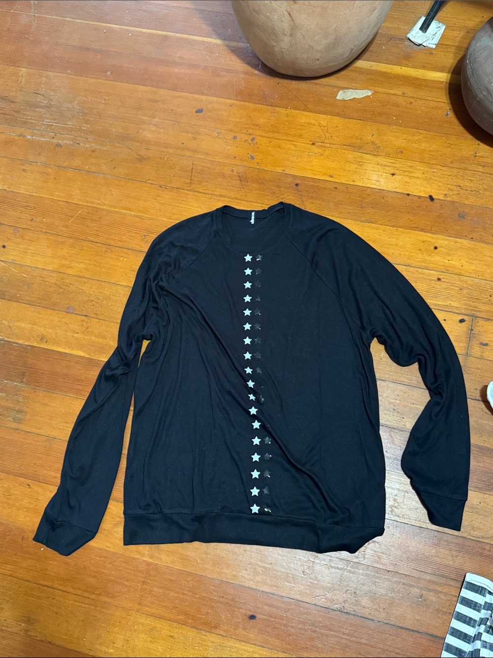 Black Star-Accent Long Sleeve Sweatshirt